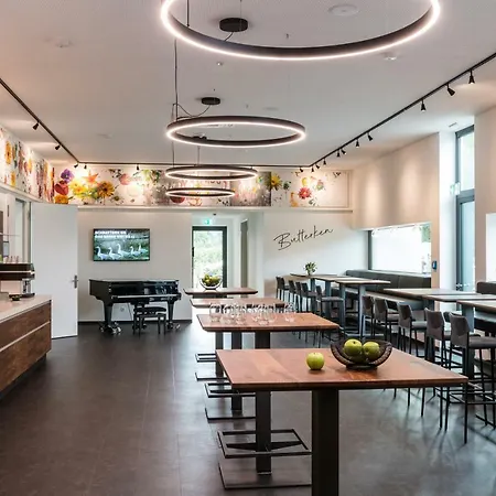 Mintrops Land Burgaltendorf Otel 4*